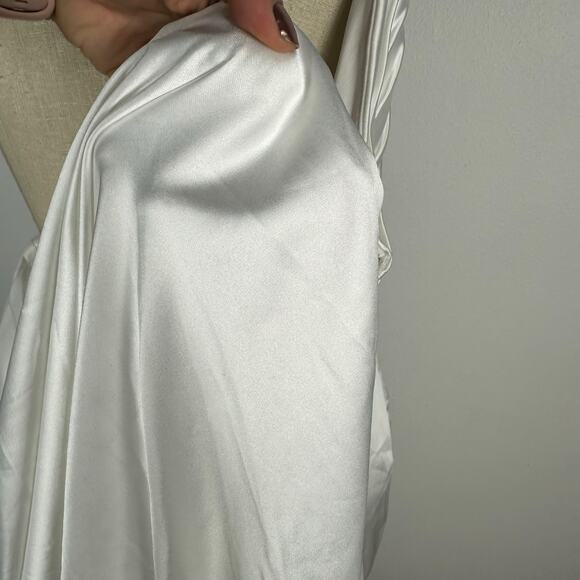 MAC DUGGAL 12443 White Satin V-Neck Sleeveless Long Formal Gown Size 4 NWT Glam - Picture 13 of 16